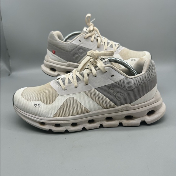 On Running Shoes - On Cloud  SWISS ENGINEERING Cloudrunner Frost White Women’s Size 7 Run Sneakers
